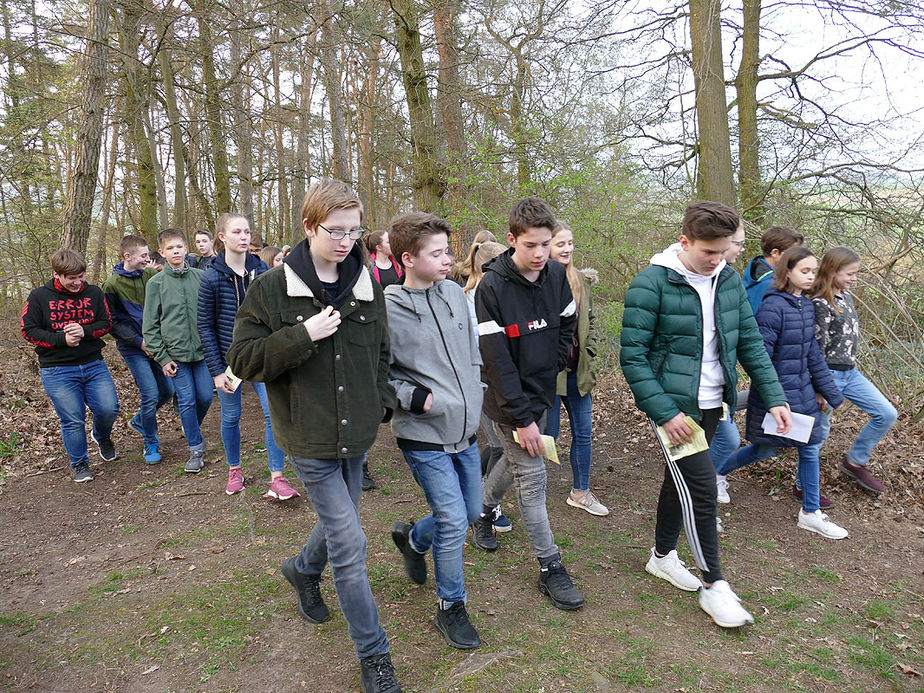 Ökumenischer Jugendkreuzweg in Naumburg (Foto: Karl-Franz Thiede)